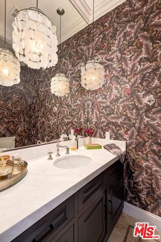 2806 Nichols Canyon Road, Los Angeles, CA 90046