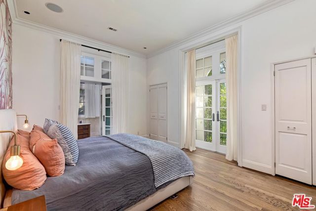 2806 Nichols Canyon Road, Los Angeles, CA 90046