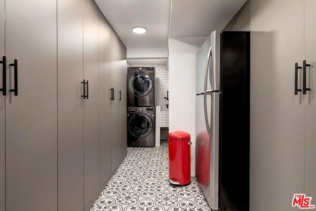 2806 Nichols Canyon Road, Los Angeles, CA 90046