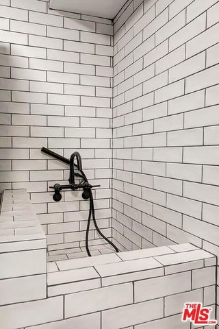 2806 Nichols Canyon Road, Los Angeles, CA 90046