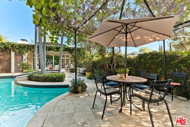 2806 Nichols Canyon Road, Los Angeles, CA 90046