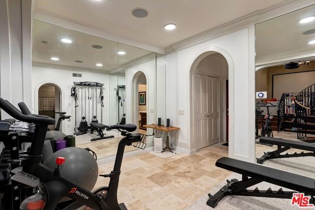 2806 Nichols Canyon Road, Los Angeles, CA 90046