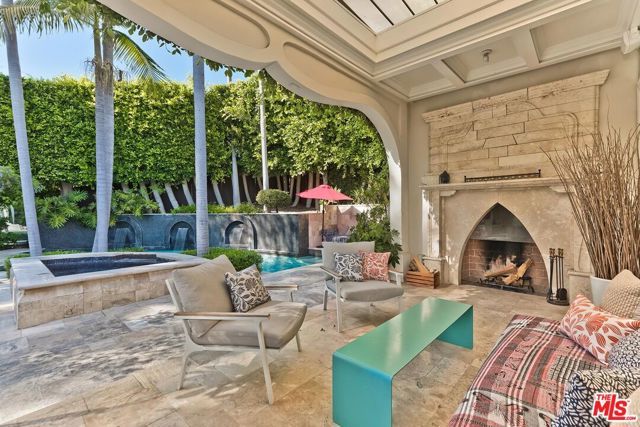 2806 Nichols Canyon Road, Los Angeles, CA 90046