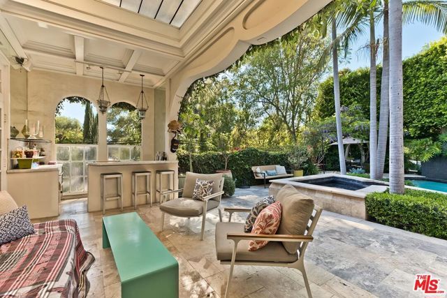 2806 Nichols Canyon Road, Los Angeles, CA 90046