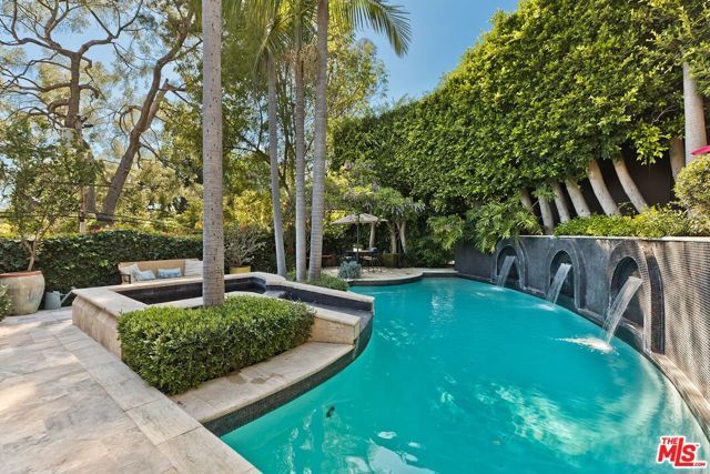 2806 Nichols Canyon Road, Los Angeles, CA 90046