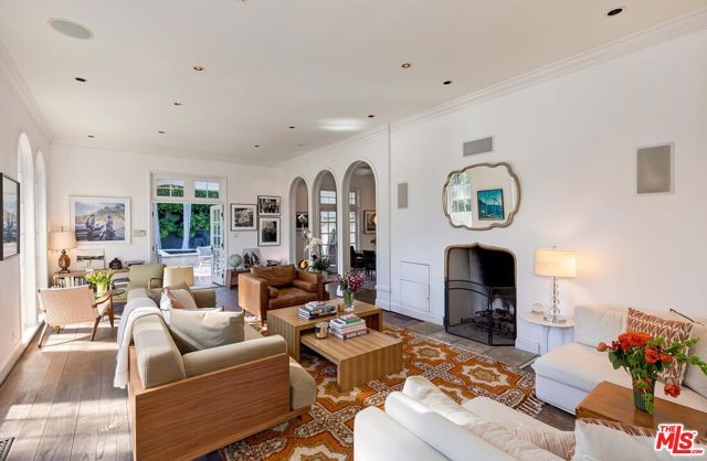 2806 Nichols Canyon Road, Los Angeles, CA 90046