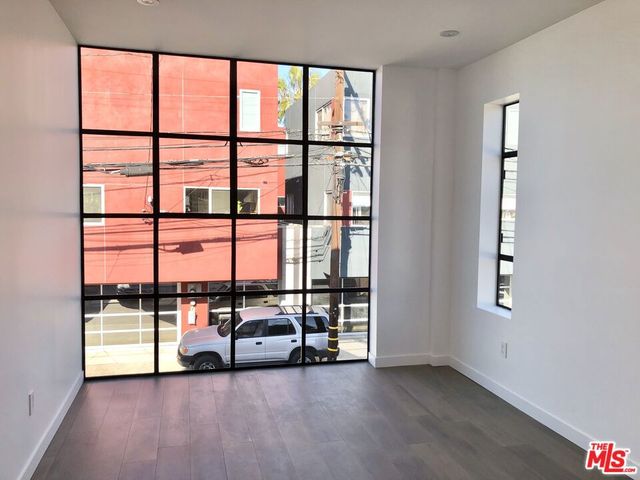 1317 Cabrillo Avenue, Venice, CA 90291