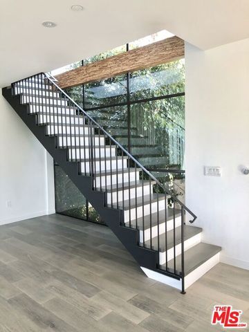 1317 Cabrillo Avenue, Venice, CA 90291