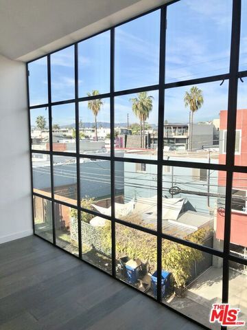 1317 Cabrillo Avenue, Venice, CA 90291