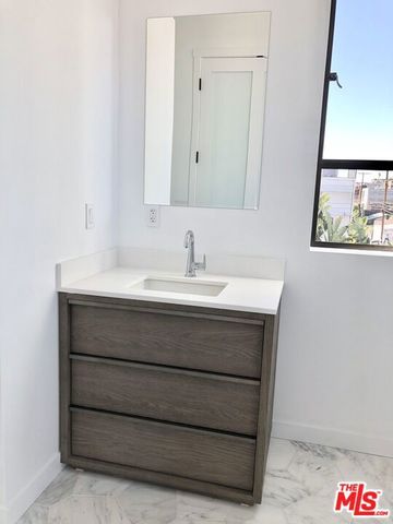 1317 Cabrillo Avenue, Venice, CA 90291