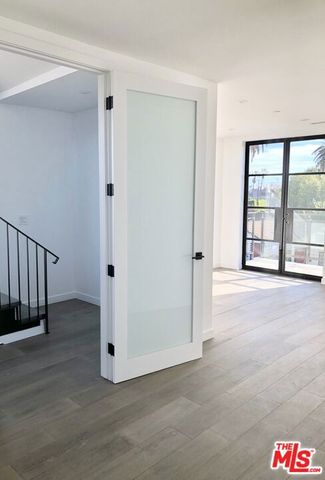 1317 Cabrillo Avenue, Venice, CA 90291