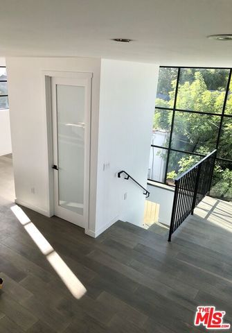 1317 Cabrillo Avenue, Venice, CA 90291