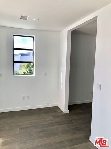 1317 Cabrillo Avenue, Venice, CA 90291