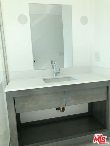 1317 Cabrillo Avenue, Venice, CA 90291