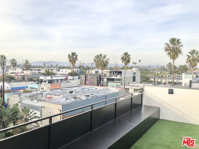 1317 Cabrillo Avenue, Venice, CA 90291