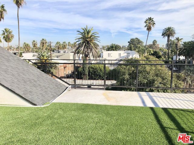 1317 Cabrillo Avenue, Venice, CA 90291