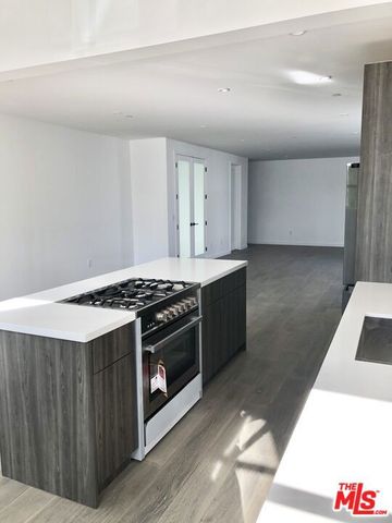 1317 Cabrillo Avenue, Venice, CA 90291