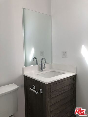 1317 Cabrillo Avenue, Venice, CA 90291