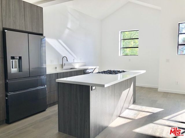 1317 Cabrillo Avenue, Venice, CA 90291