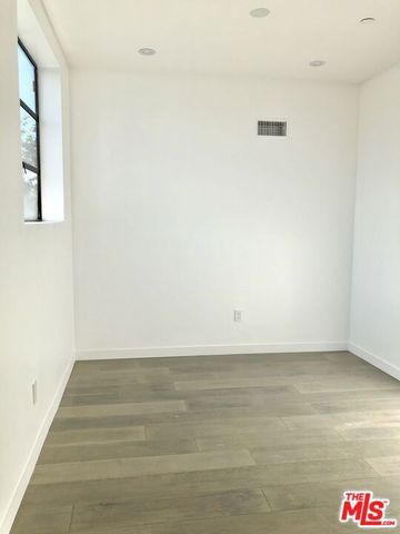 1317 Cabrillo Avenue, Venice, CA 90291