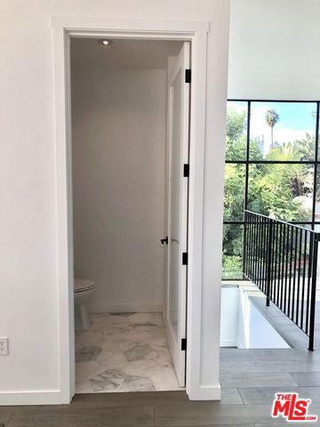 1317 Cabrillo Avenue, Venice, CA 90291