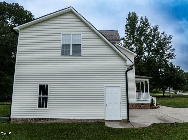 212 Spearhead Place, Clayton, NC 27520