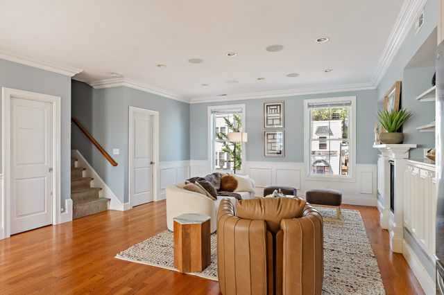 413 E 7th St 2, Boston, MA 02127