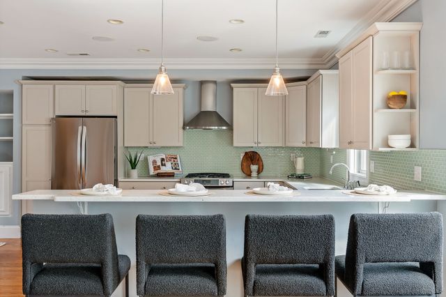 413 E 7th St 2, Boston, MA 02127