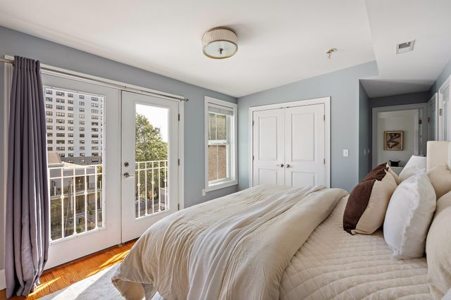 413 E 7th St 2, Boston, MA 02127