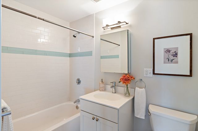 413 E 7th St 2, Boston, MA 02127