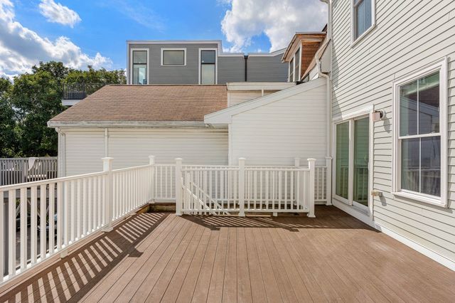 413 E 7th St 2, Boston, MA 02127