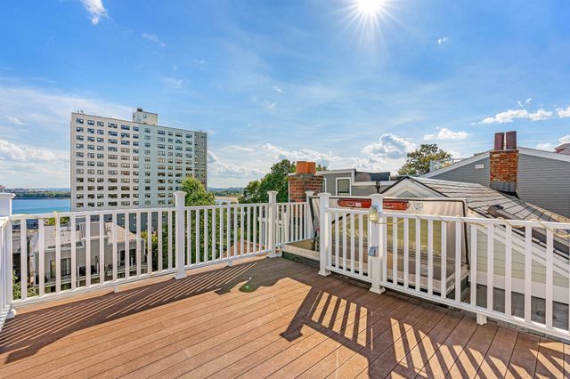 413 E 7th St 2, Boston, MA 02127