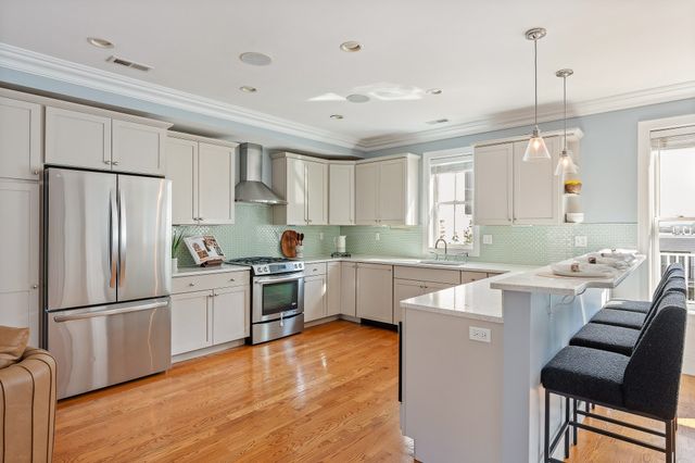 413 E 7th St 2, Boston, MA 02127