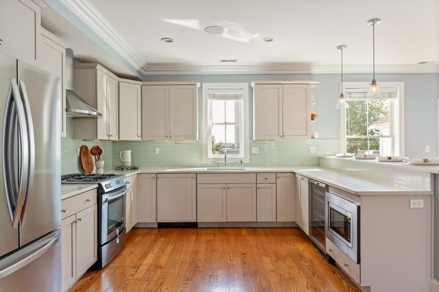 413 E 7th St 2, Boston, MA 02127