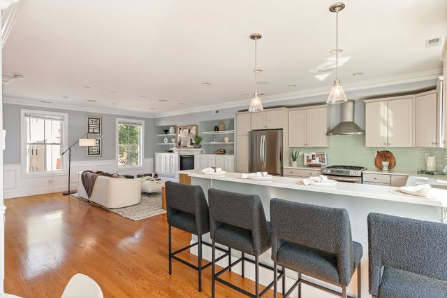 413 E 7th St 2, Boston, MA 02127