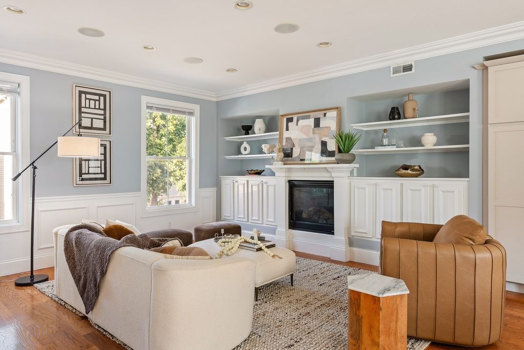 413 E 7th St 2, Boston, MA 02127