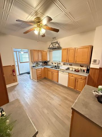 129 N Burnett Road, Springfield, OH 45503