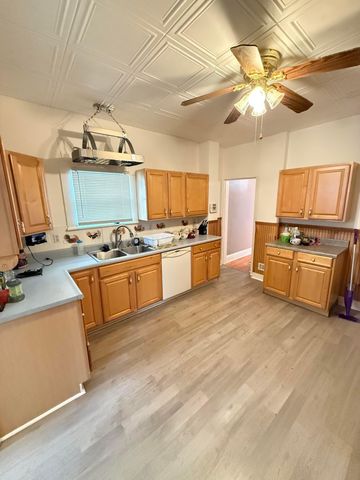 129 N Burnett Road, Springfield, OH 45503