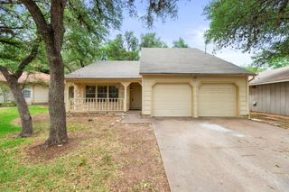 4401 Molokai DR, Austin, TX 78749