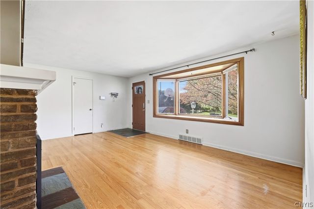 106 Mansfield Drive, Camillus, NY 13031