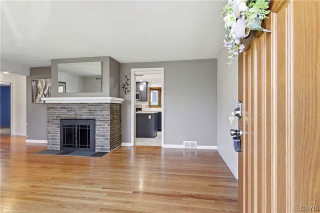 106 Mansfield Drive, Camillus, NY 13031