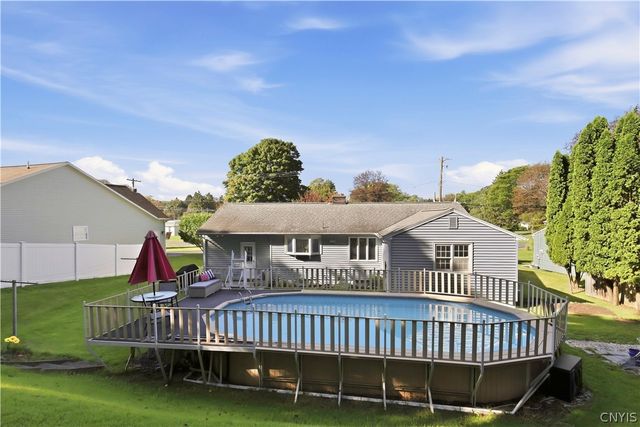 106 Mansfield Drive, Camillus, NY 13031