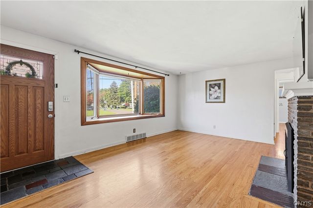 106 Mansfield Drive, Camillus, NY 13031