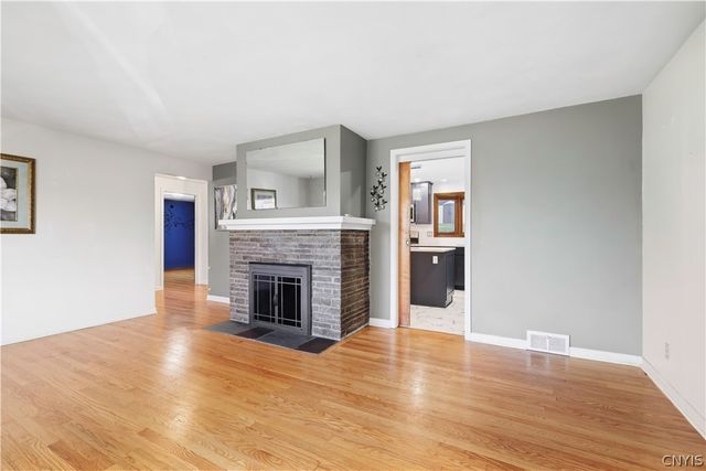 106 Mansfield Drive, Camillus, NY 13031