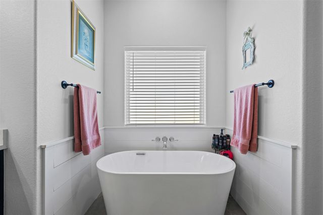 2045 Eagles Ridge Drive, Weatherford, TX 76087