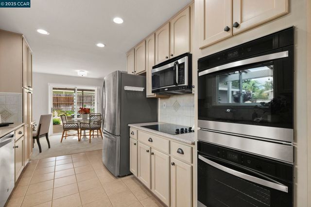 1152 Via Doble, Concord, CA 94521