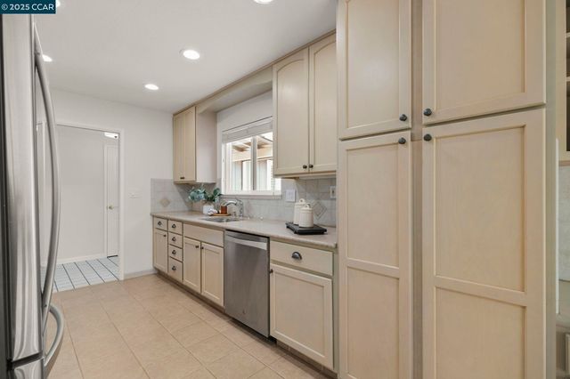 1152 Via Doble, Concord, CA 94521