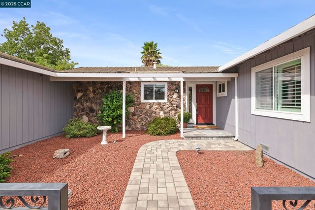 1152 Via Doble, Concord, CA 94521