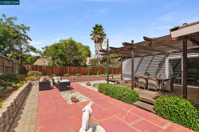 1152 Via Doble, Concord, CA 94521