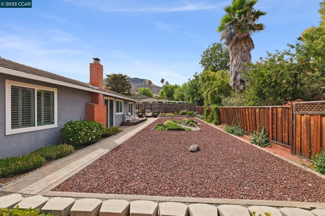 1152 Via Doble, Concord, CA 94521